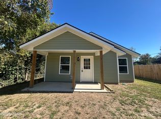 405 S Walnut St, Carterville, MO 64835
