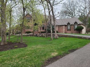 4888 Woodhurst Ln, Minnetonka, MN 55345