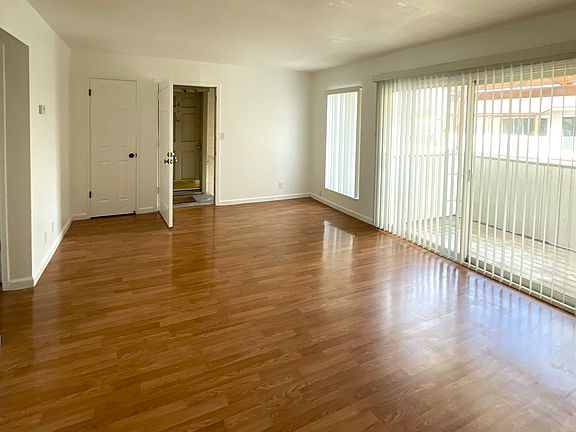 5th image of 10161 Beardon Dr APT 3