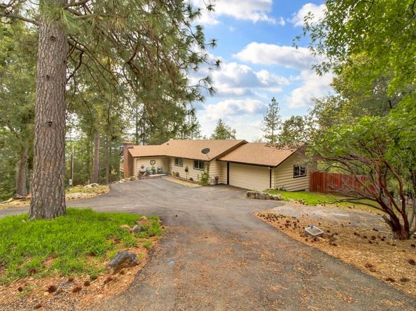 12615 Hilltop Ct, Pine Grove, CA 95665