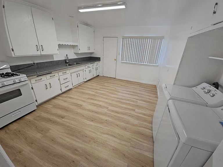 Vanowen St — Photo 11