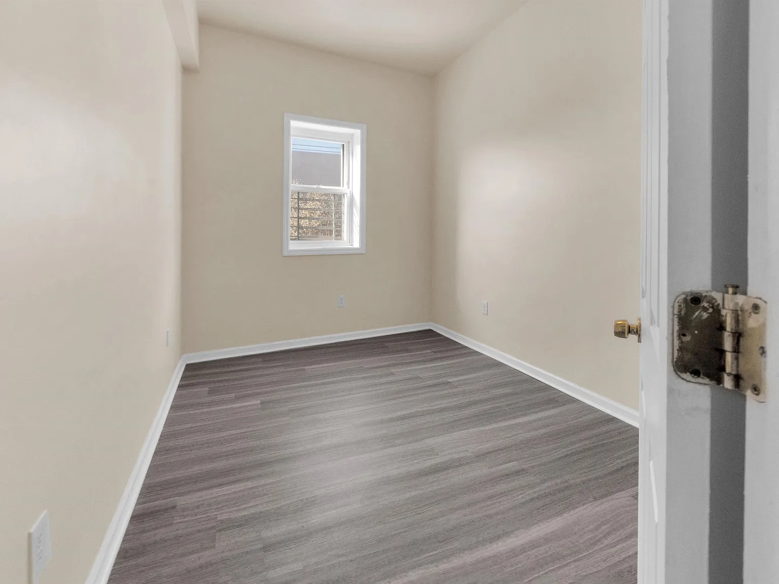 2 bed, 1.0 bath, $2,200 — Photo 3