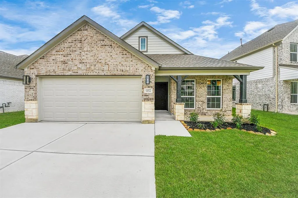 4 bed, 3.0 bath, 1869 sqft, $2,600 — Photo 2