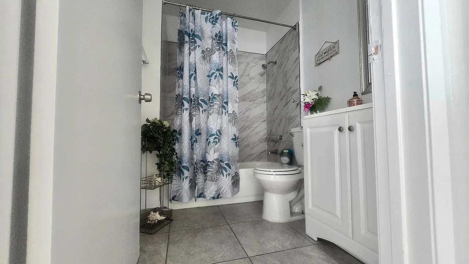8545 Cedros Unit 117 — Photo 4