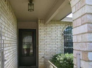 859 Henslee Dr, Euless, TX 76040