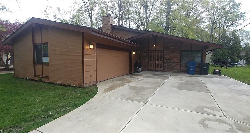 1st image of 9107 Pin Oak Dr