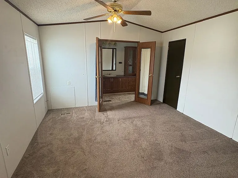 306 White Oak Dr — Photo 7