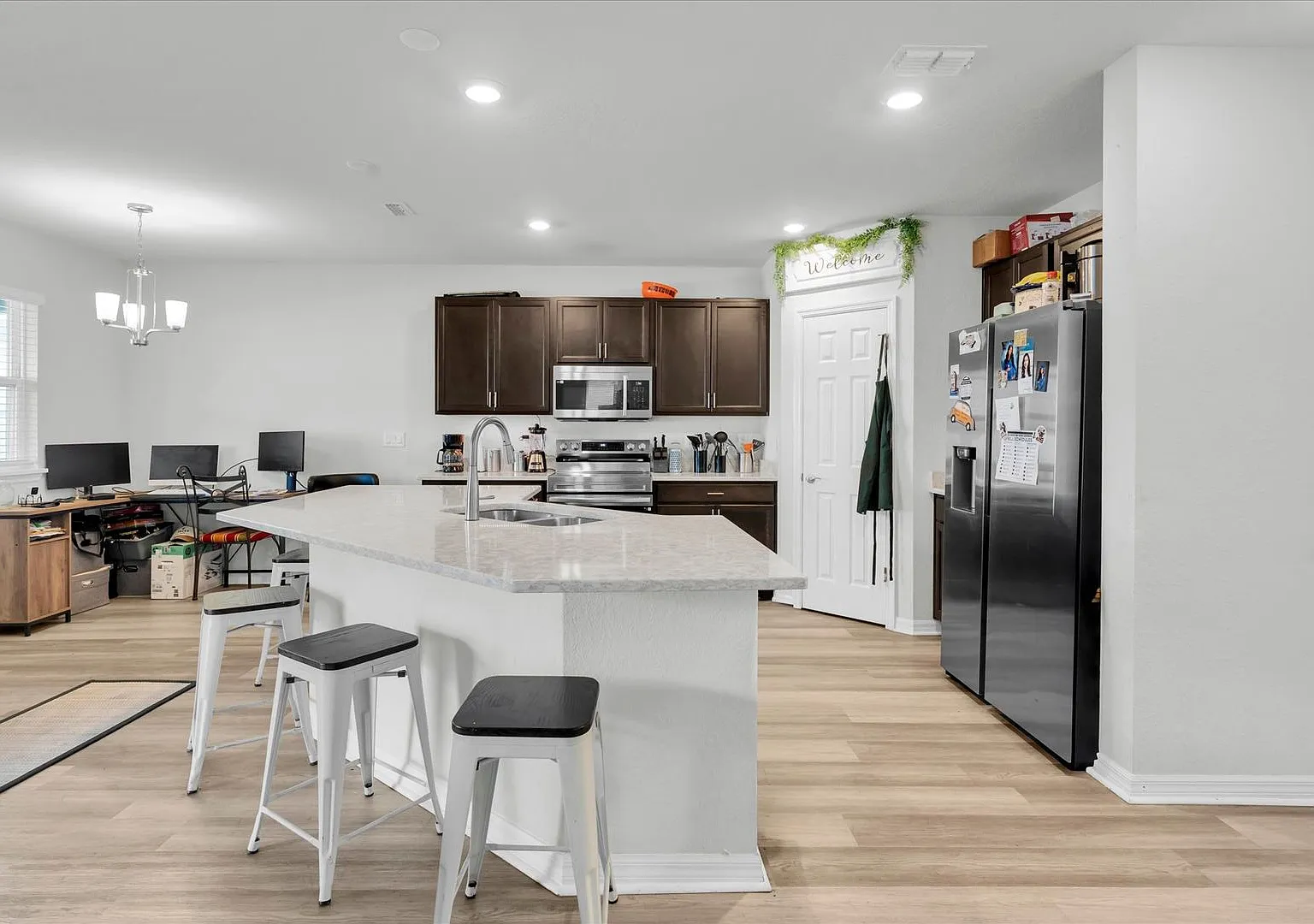 4 Bedroom Available In October! — Photo 4