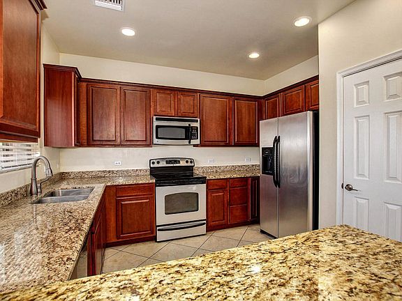 5th image of 4053 E Shadow Branch Dr