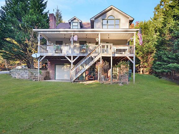 2nd image of 132 White Oak Dr
