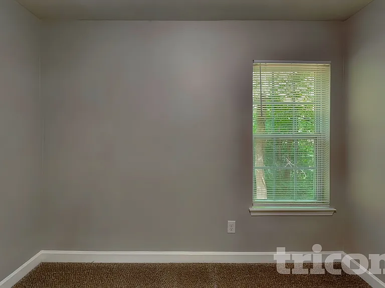 2217 Sunset Blvd — Photo 14