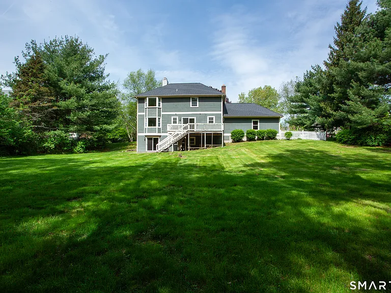 24 Old Mill Dr — Photo 2