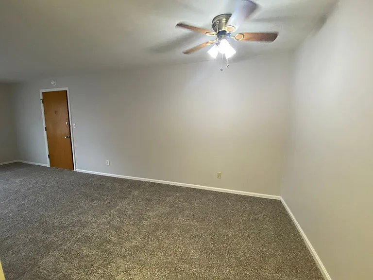7107-7115 N Miramar Dr — Photo 5