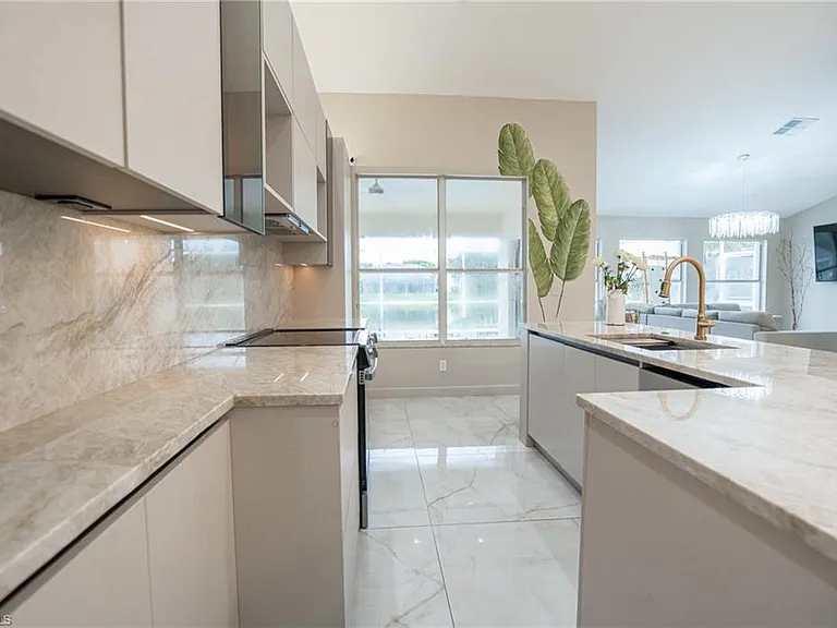 7712 Citrus Hill Ln — Photo 16