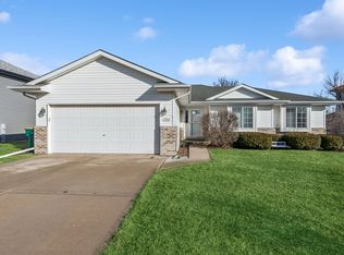 7001 Cornwall Dr, Joliet, IL 60431