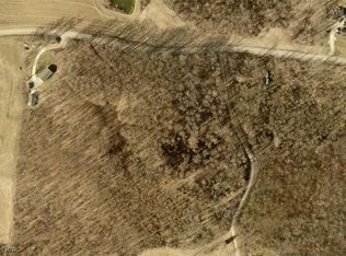 Avon Rd NE, Carrollton, OH 44615