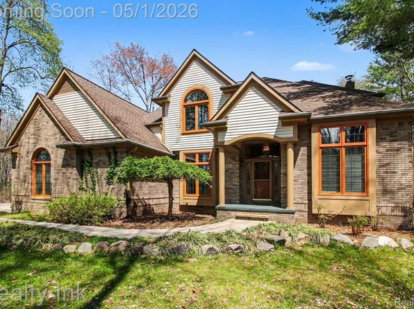 4927 Nature View Ct, Howell, MI 48843