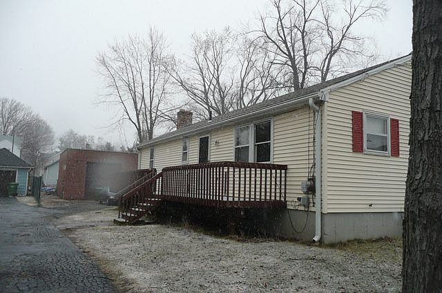 2nd image of 52 Barber St