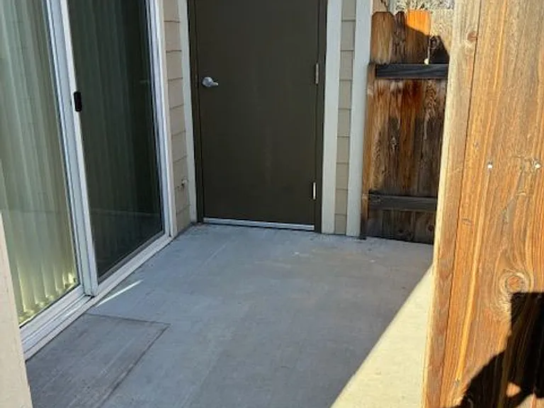8870 W Shellie Ln — Photo 12