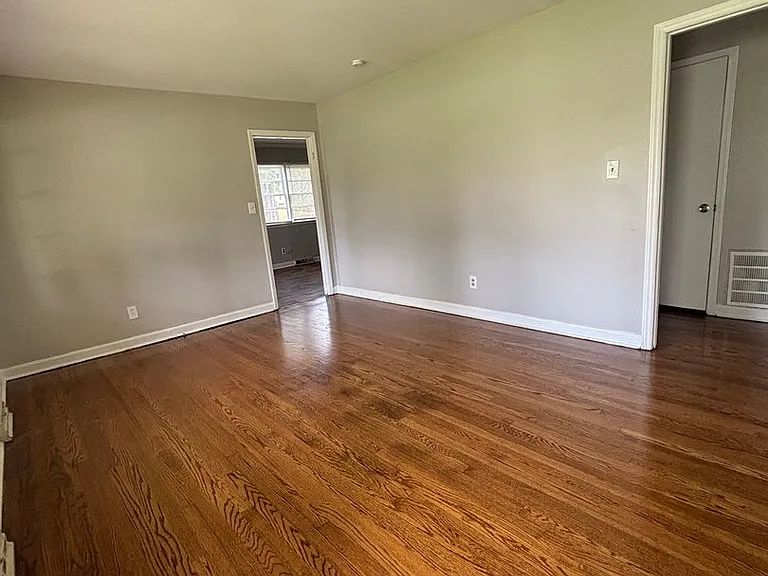 800 Yuma St — Photo 2