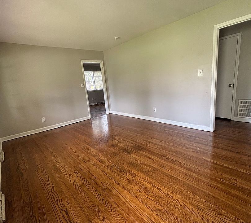 1st image of 800 Yuma St