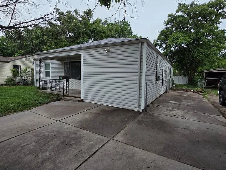 2119 S Glenn St — Photo 22