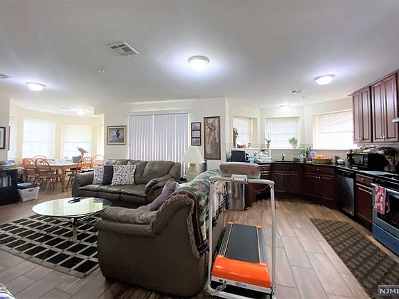 5th image of 351-353 Verona Ave