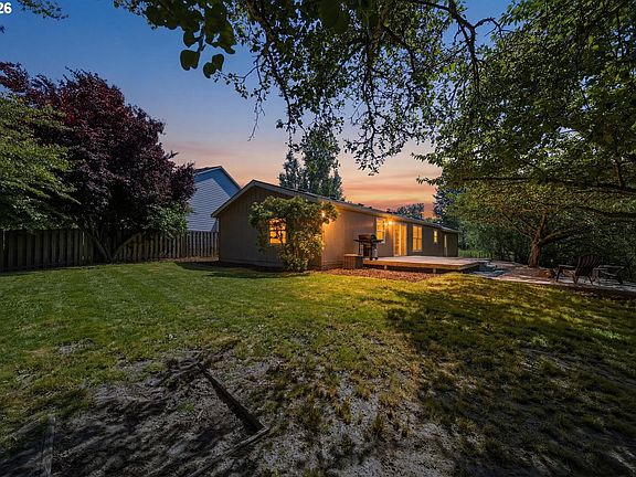 4th image of 3065 NE Egret Ct