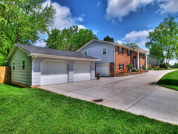 4th image of 9021 Tyrone Dr