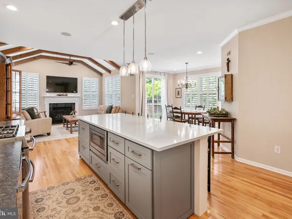 285 Cherry Ln, Kennett Square, PA 19348