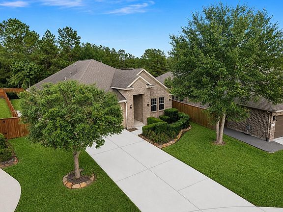 2nd image of 120 Crinium Lily Ct