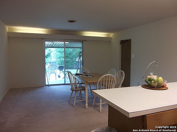 5th image of 442 Indigo St
