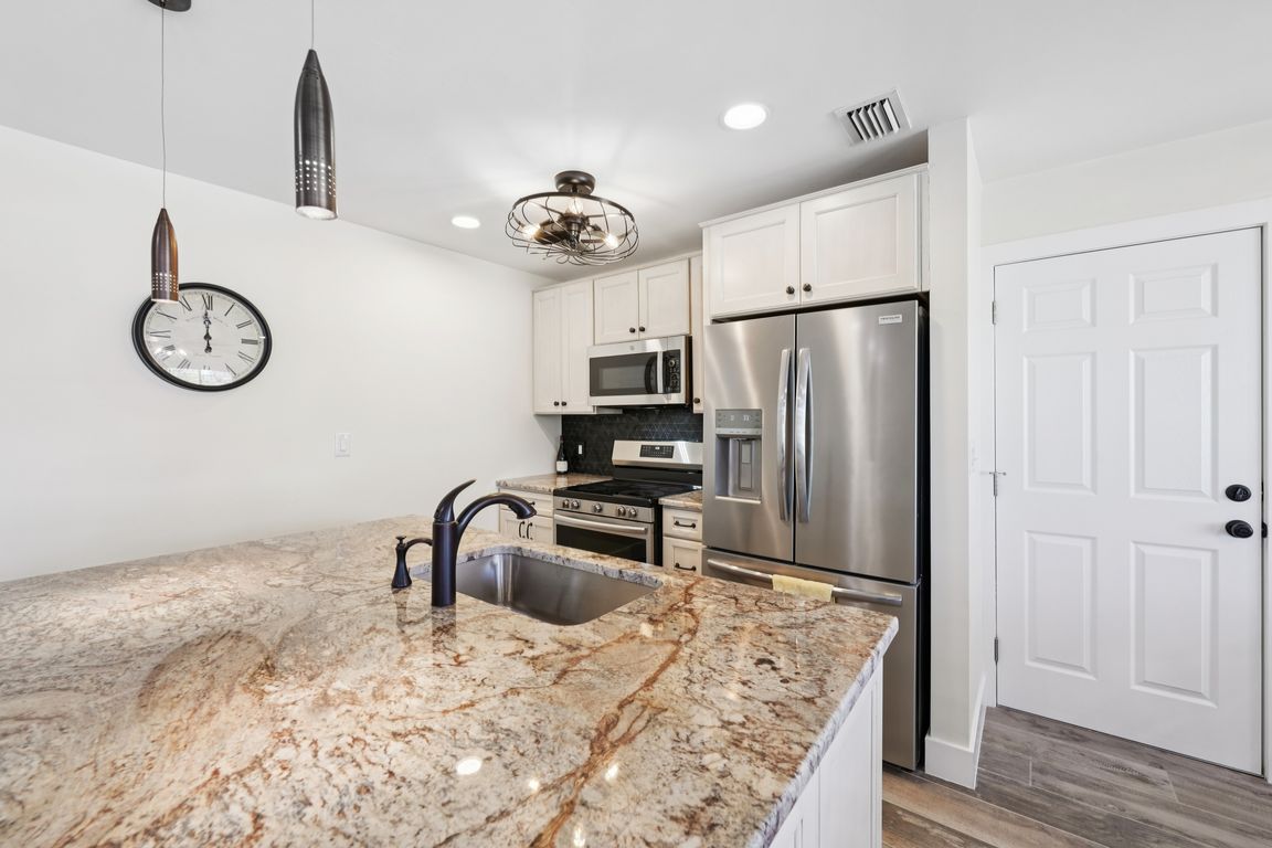 next background image