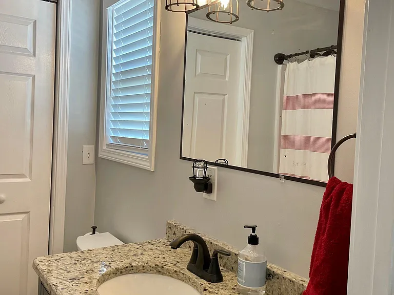 233 Lakeview Cir — Photo 22