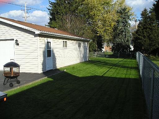 4th image of 6301 S Barrett St