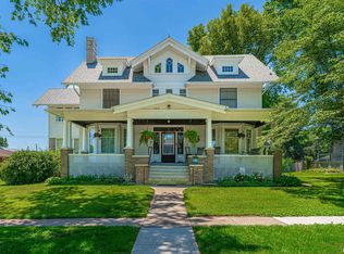 819 E Chestnut St, Mason City, IL
