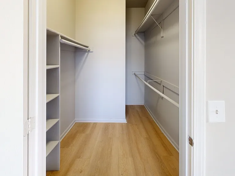 Catalina 1 | Closet Catalina 1 | Closet
