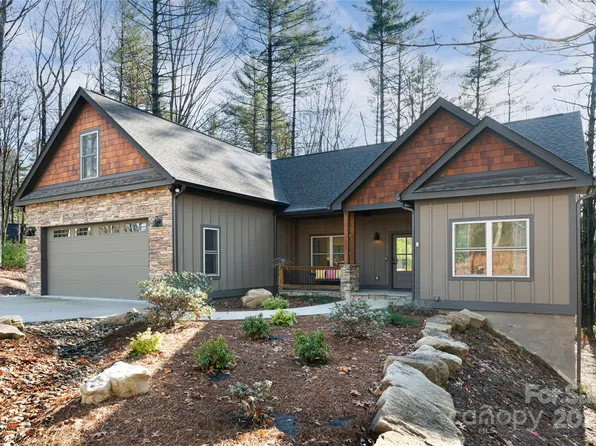 1217 Ugugu Dr, Brevard, NC 28712