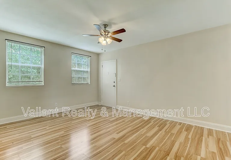 2358 Herschel St #3 — Photo 8