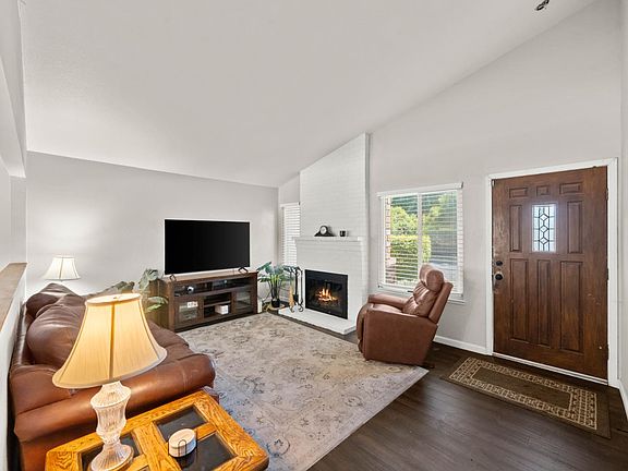 3rd image of 9033 Park Meadows Dr
