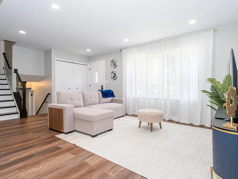 788 N Emroy Ave — Photo 4