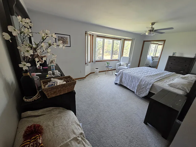 1152 Congress Dr — Photo 22