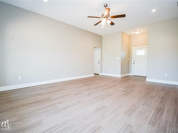 4th image of 214 Foxtrot Ln