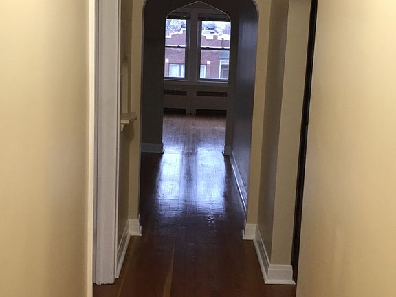 3rd image of 2331 S 58th Ct
