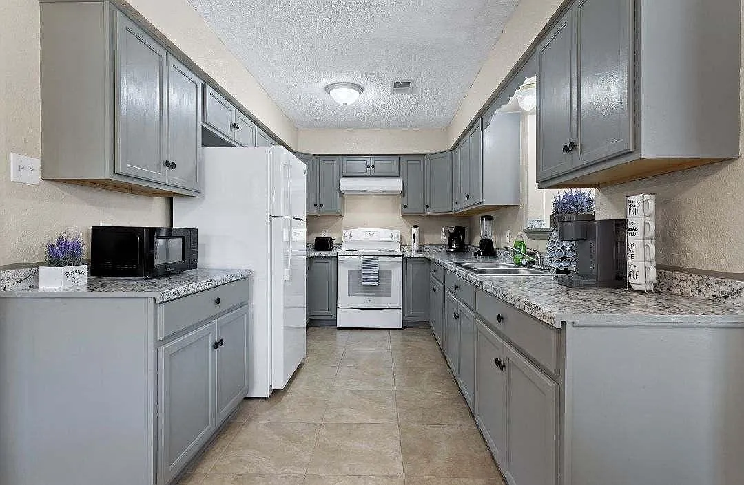 3612 Meadowlark Dr — Photo 4