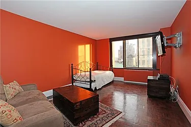 Rented by Century 21 Metropolitan