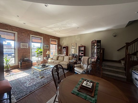 2nd image of 103 N Walnut St