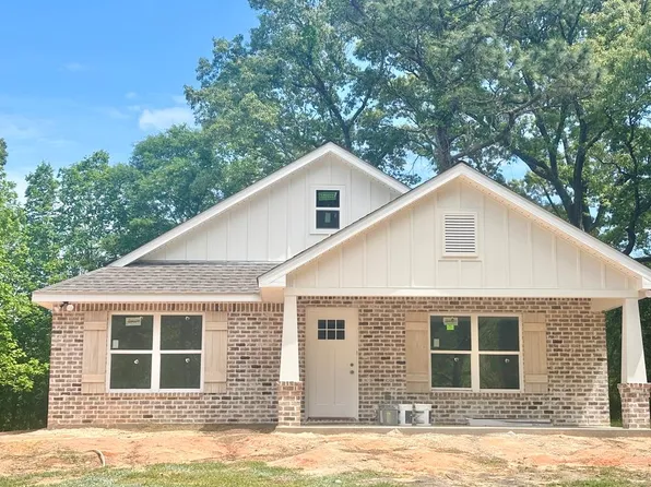 22 Engle Ln, Poplarville, MS 39470