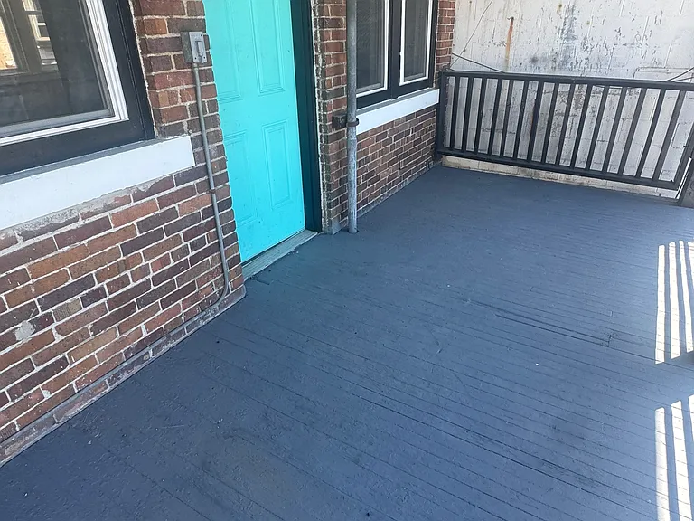 W Broad St — Photo 10