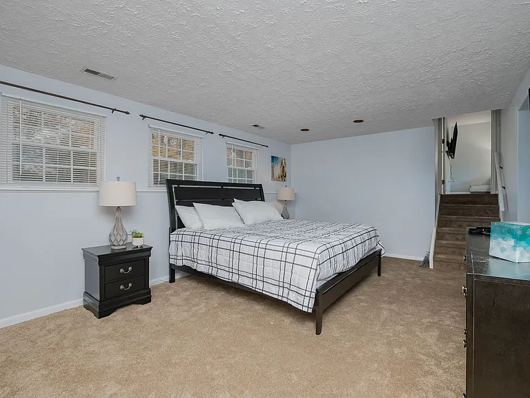 1387 Firethorne Dr — Photo 6